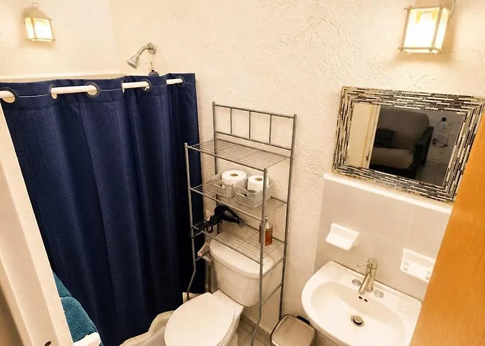 Comfortable One Bedroom House *